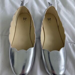 GAP Metallic Silver Scalloped Flats